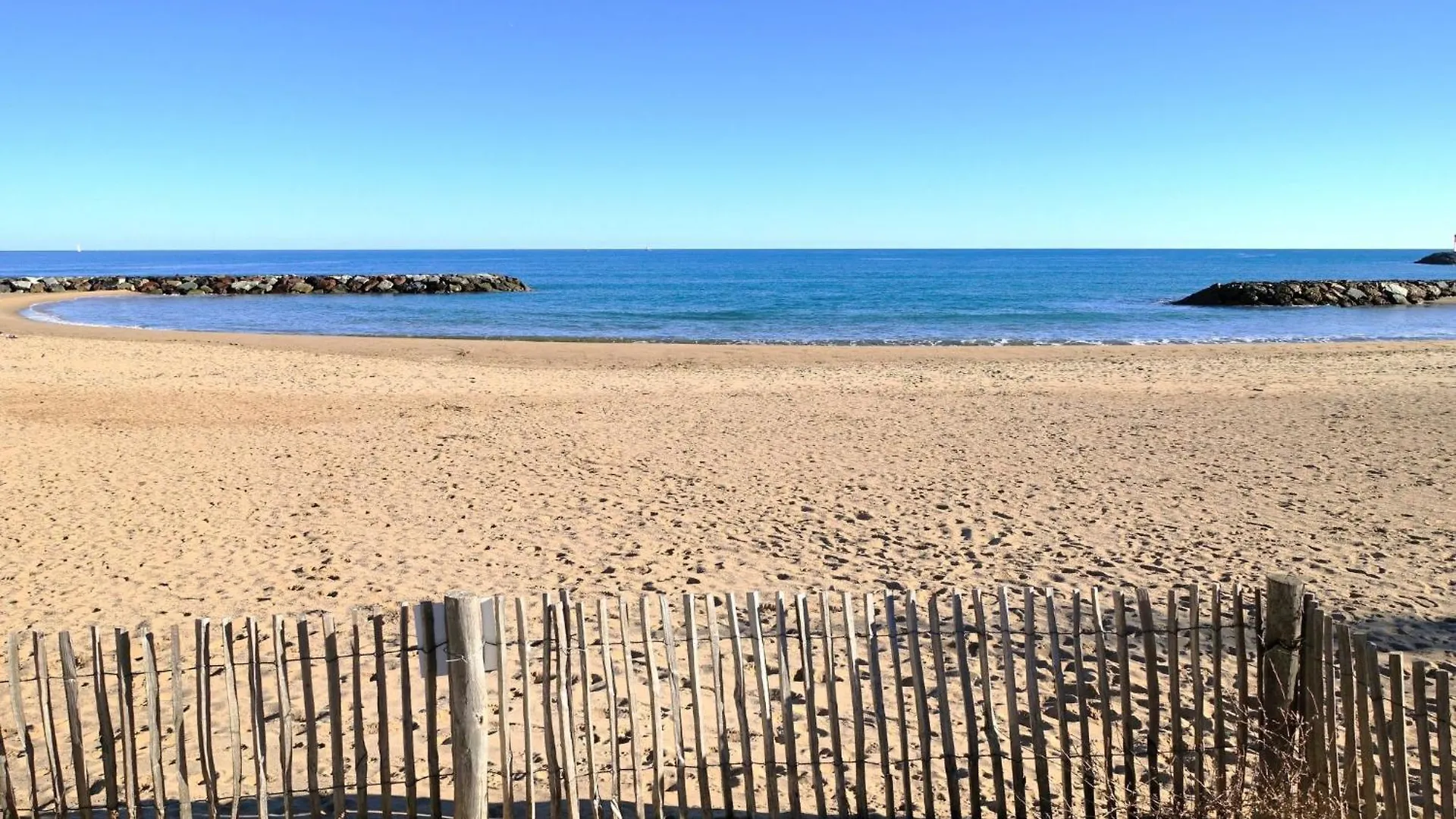 Apartment Le Forum De La Mer-1 By Interhome Saint Aygulf France