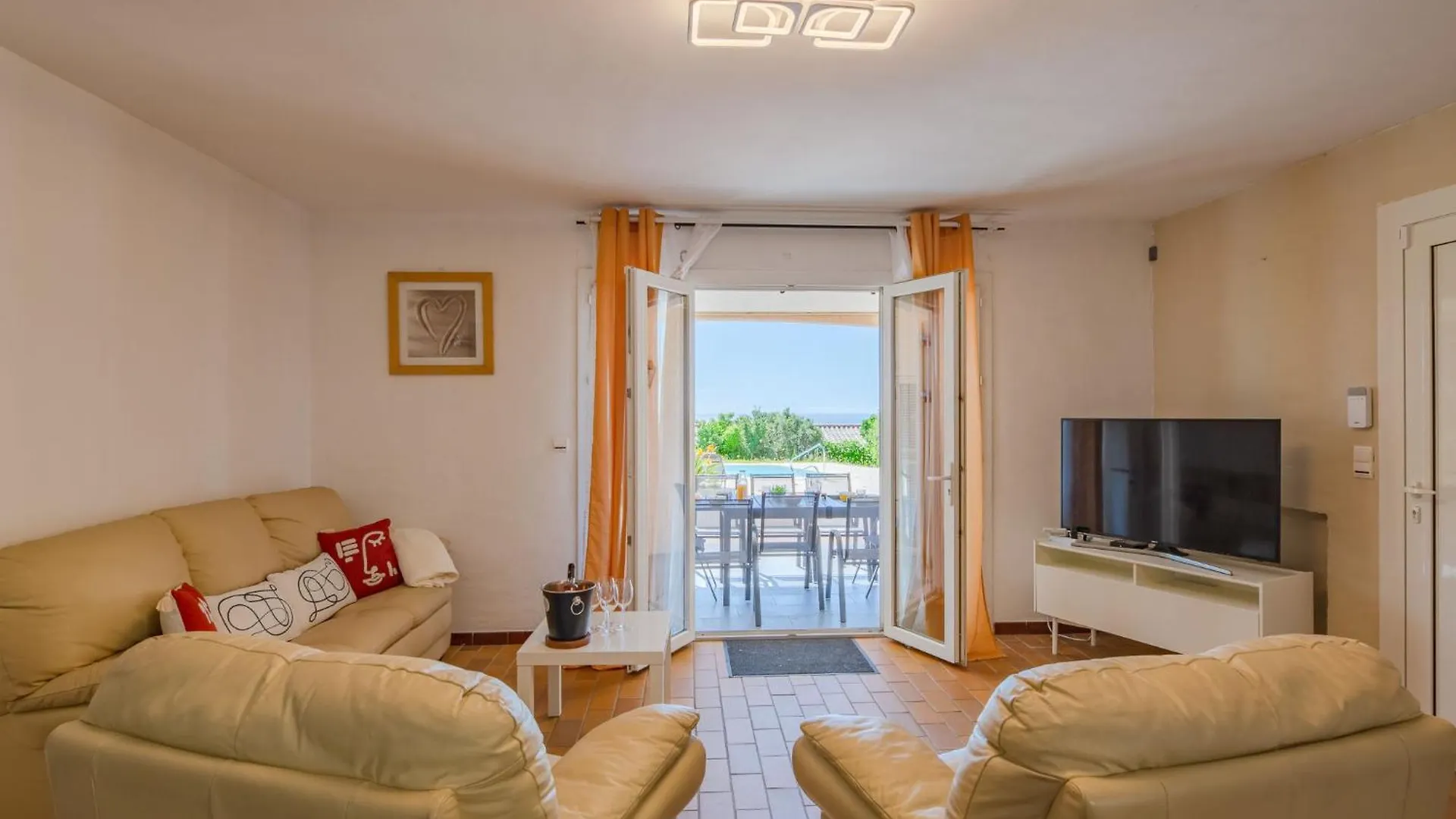 Apartment Le Forum De La Mer-1 By Interhome Saint Aygulf