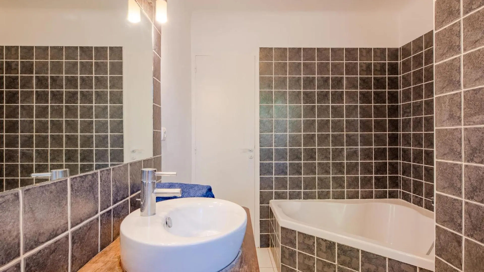 Apartment Le Forum De La Mer-1 By Interhome Saint Aygulf Frankrig